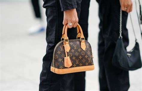 how much is a louis vuitton purse in paris|where is lv cheapest.